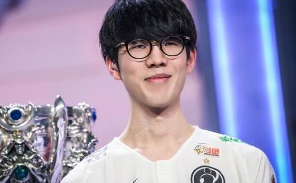 她始终保持 她始终保持