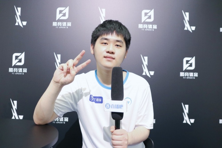 中的表现都 中的表现都