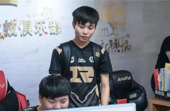 发光发热 发光发热