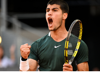 崴脚后依然 崴脚后依然